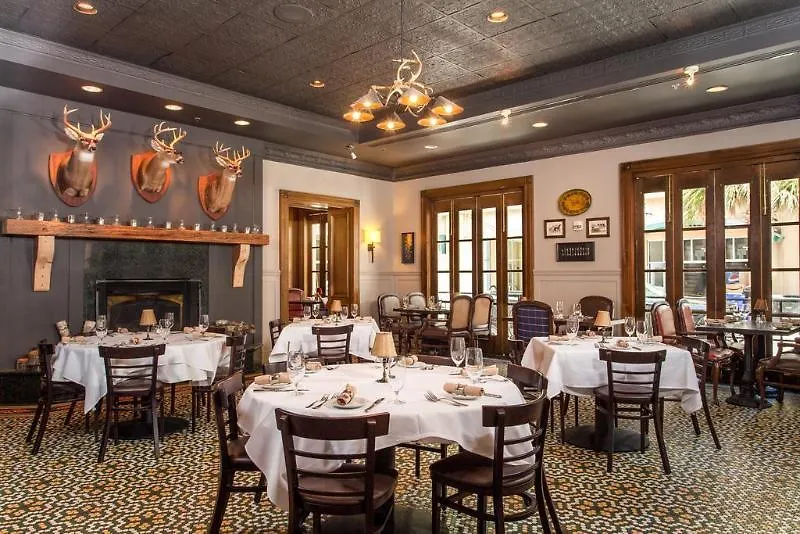 The Lindy Renaissance Hotel 4*