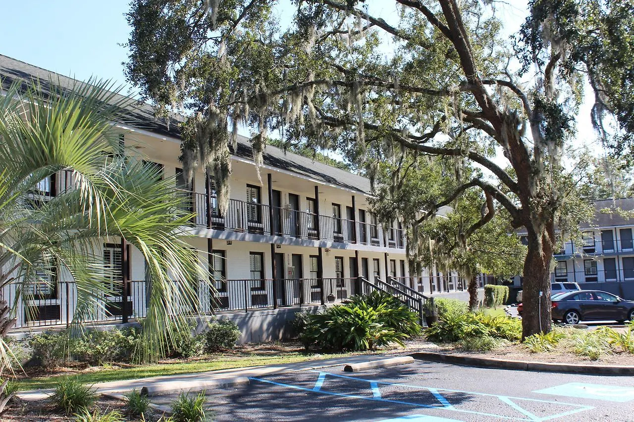 Creekside 3*