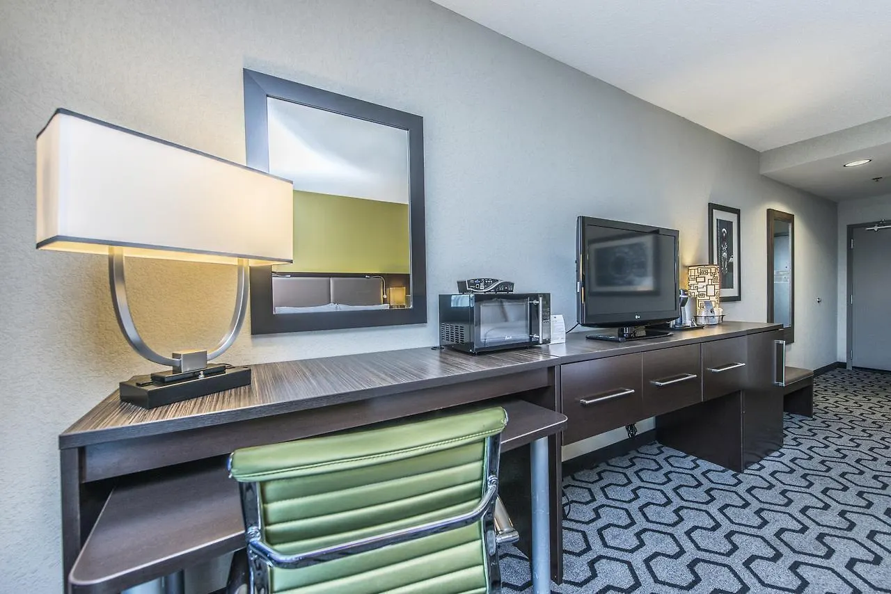 Holiday Express & Charleston Arpt-conv Ctr Area By Ihg Hotel