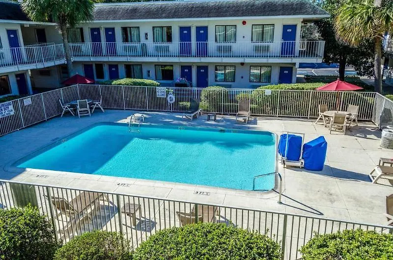 Hotel West Ashley 2*