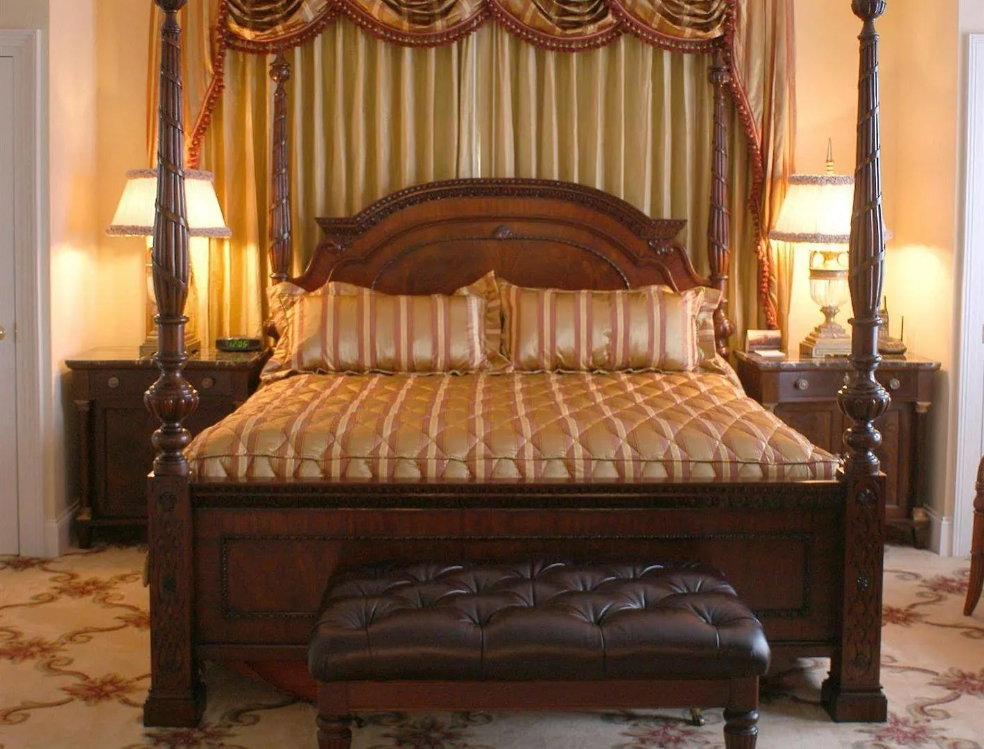 Market Pavilion Hotel 4*