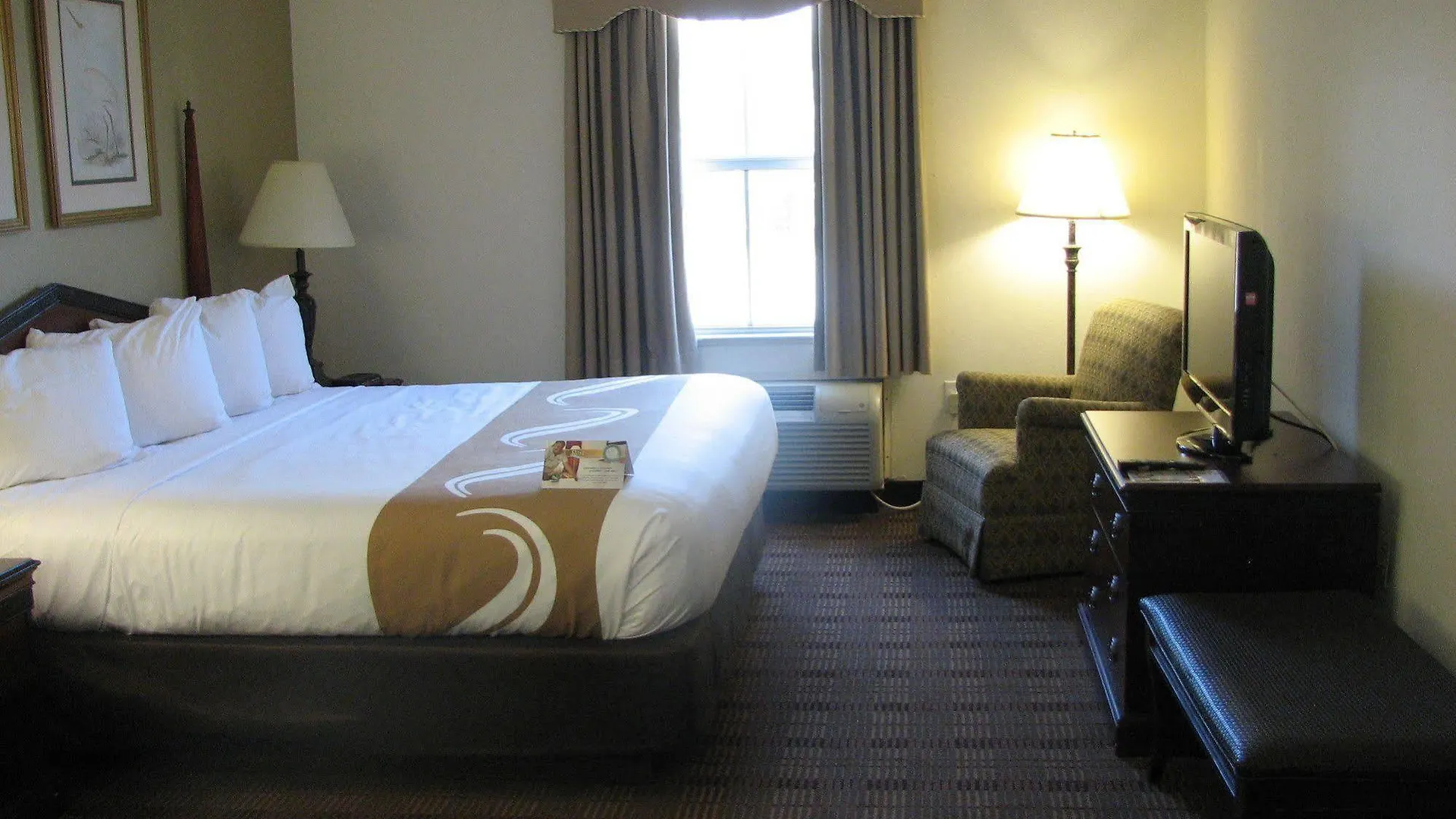 Comfort & Patriots Point Hotel