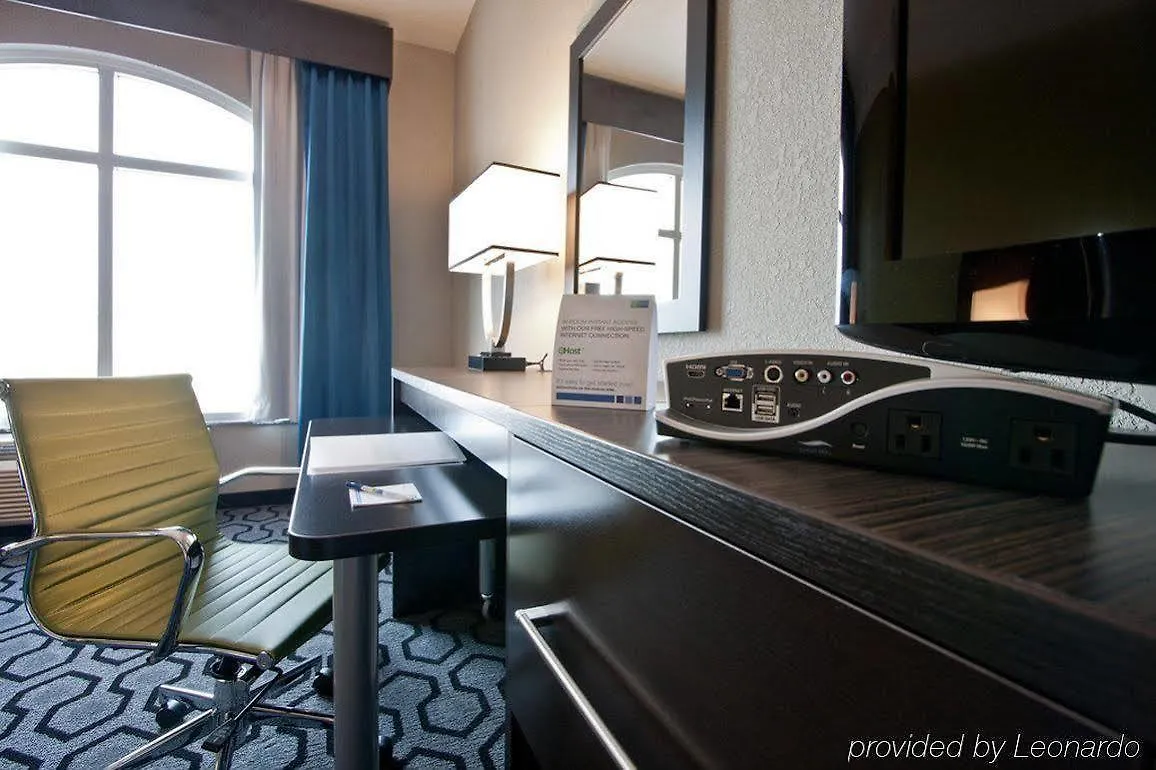 Holiday Express & Charleston Arpt-conv Ctr Area By Ihg Hotel