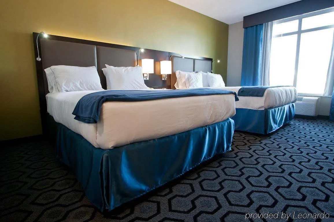 Holiday Express & Charleston Arpt-conv Ctr Area By Ihg Hotel