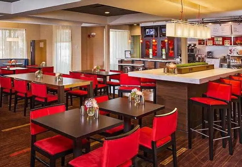 Courtyard By Marriott Airport Coliseum