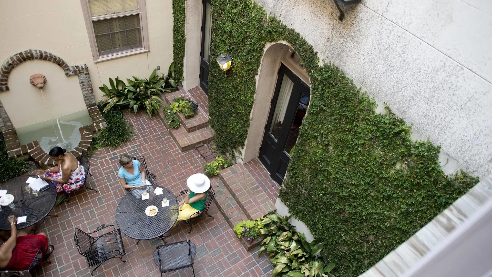 Kings Courtyard Bed and Breakfast