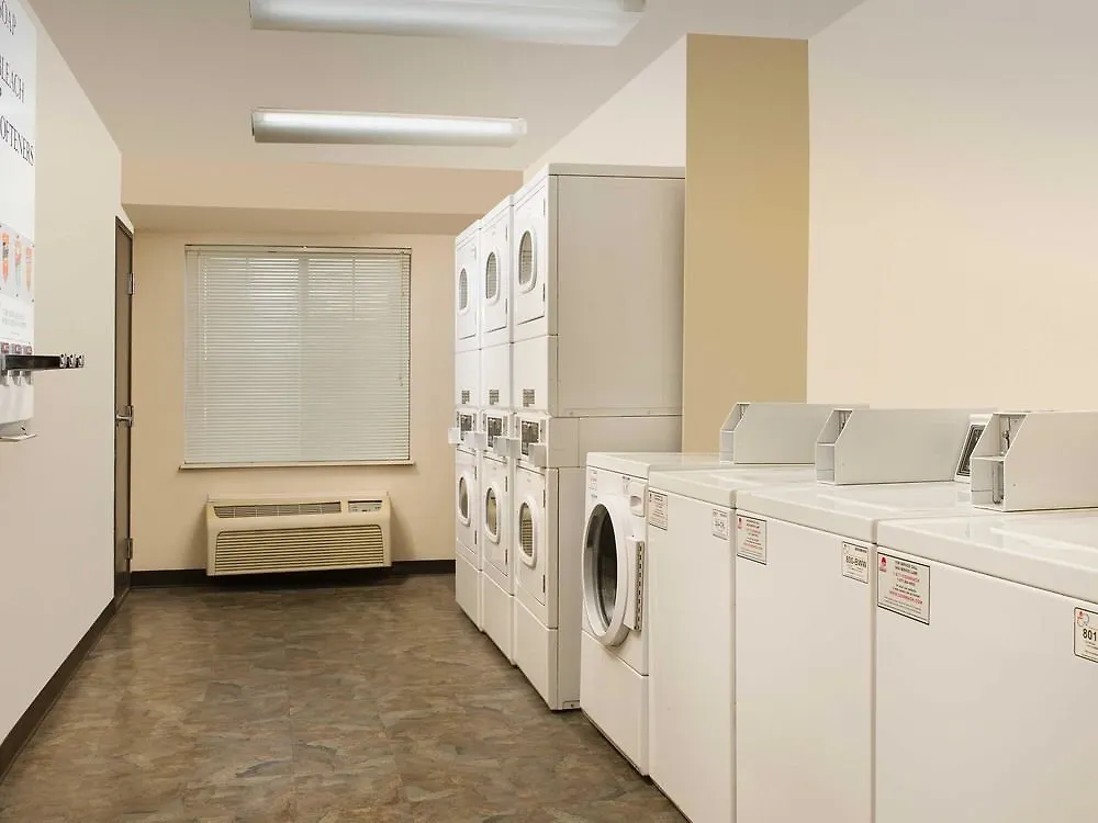 Hotel Woodspring | Airport I-526