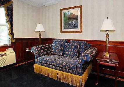 Comfort & Patriots Point Hotel