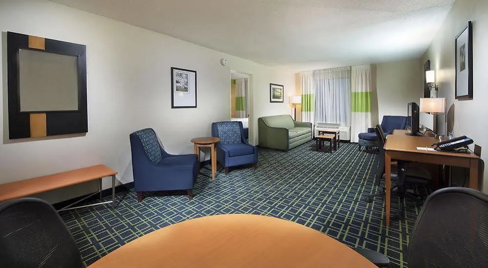 Hotel Fairfield & By Marriott Charleston Airport/convention Center 3*