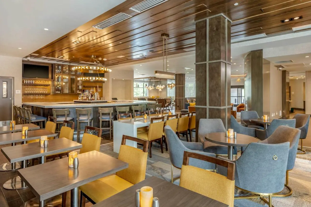 Cambria Riverview Hotel