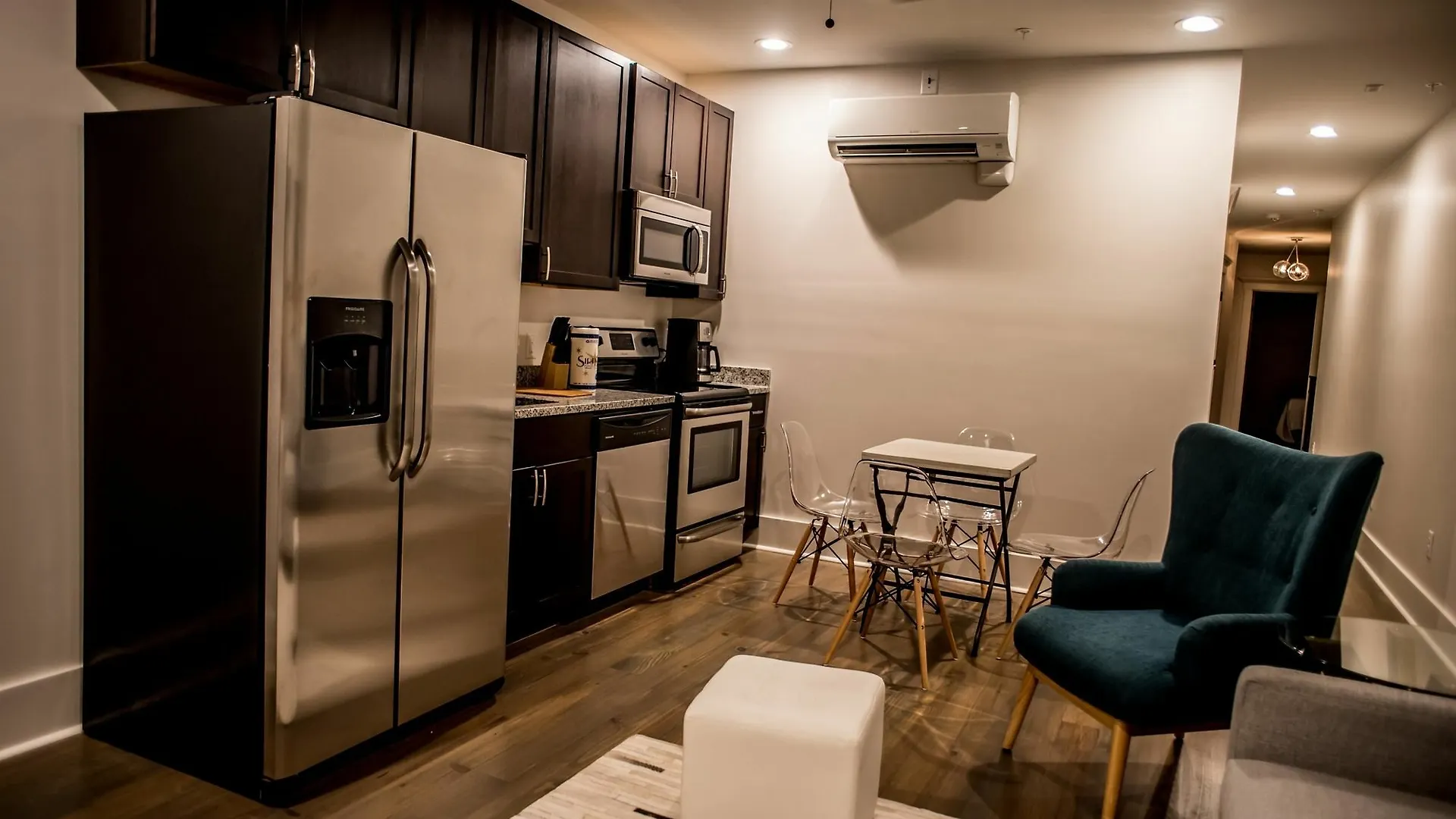 493 King Two Bedroom Suites Hotel