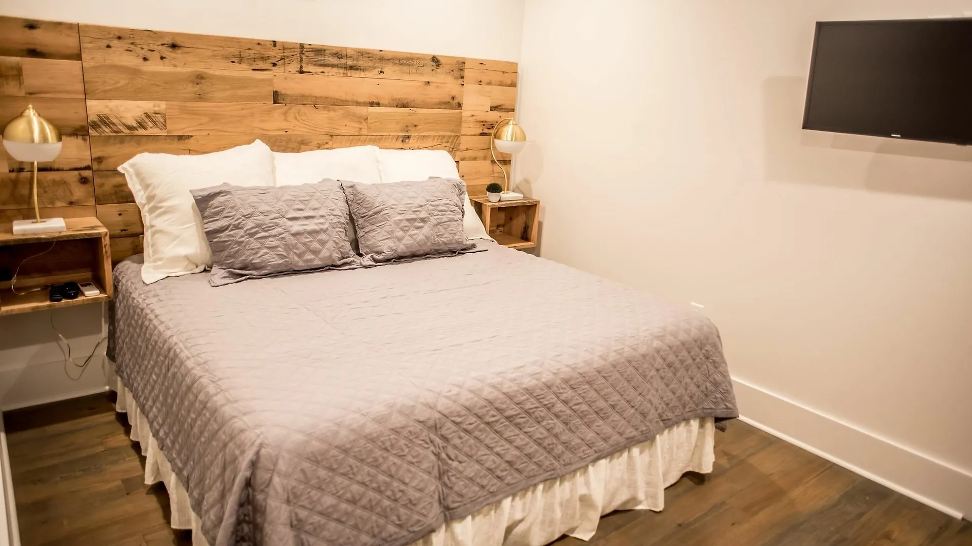 493 King Two Bedroom Suites Hotel Charleston