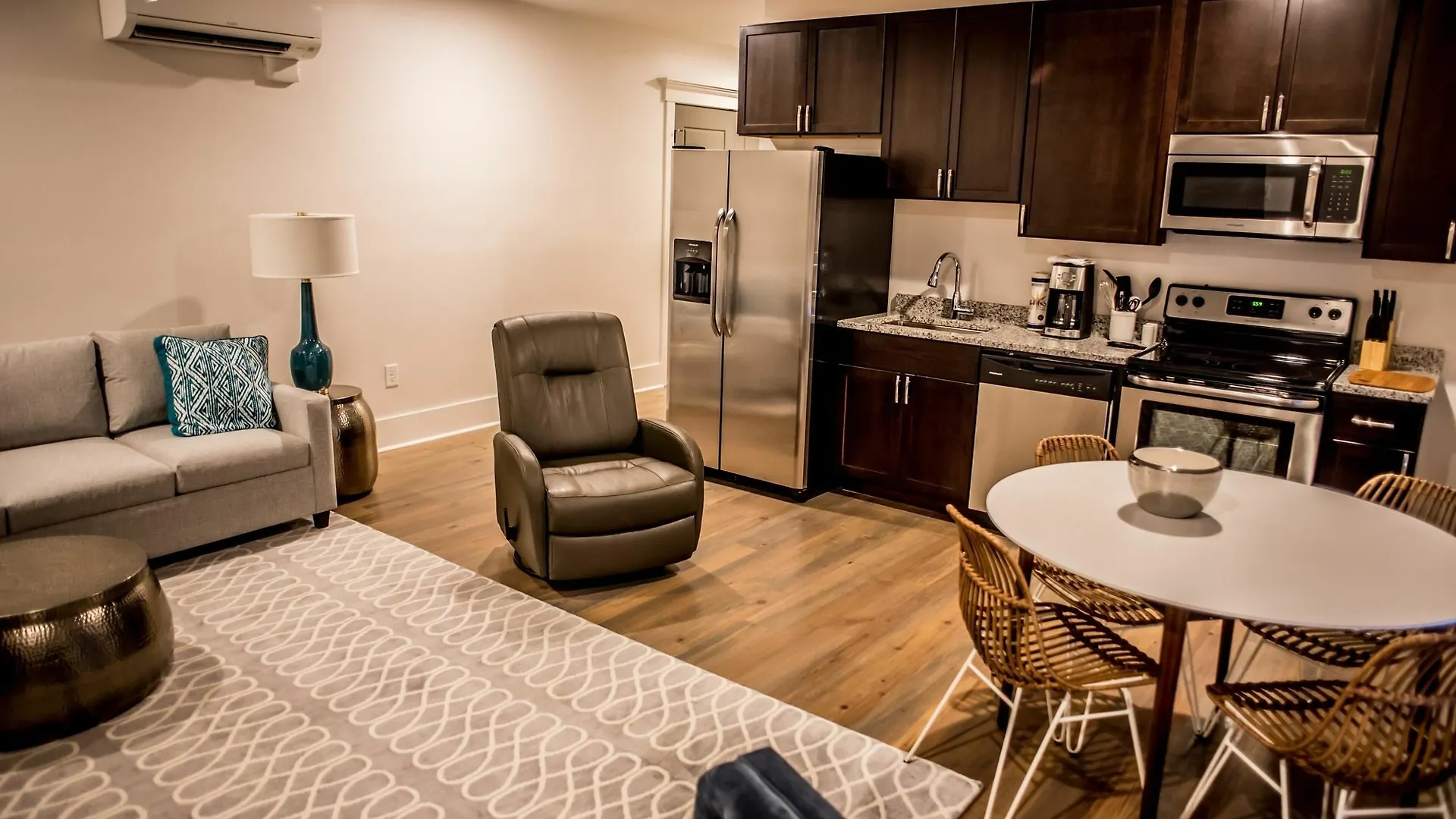 493 King Two Bedroom Suites 3* Charleston