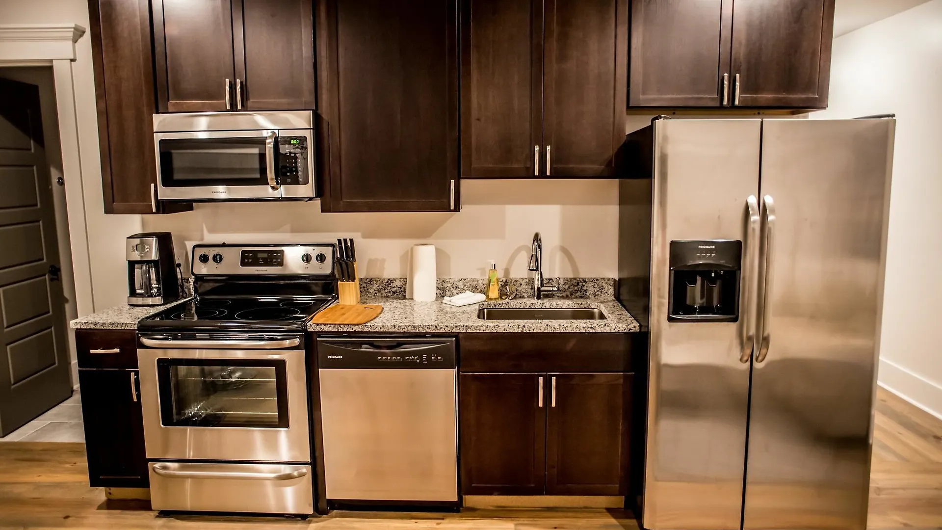 493 King Two Bedroom Suites