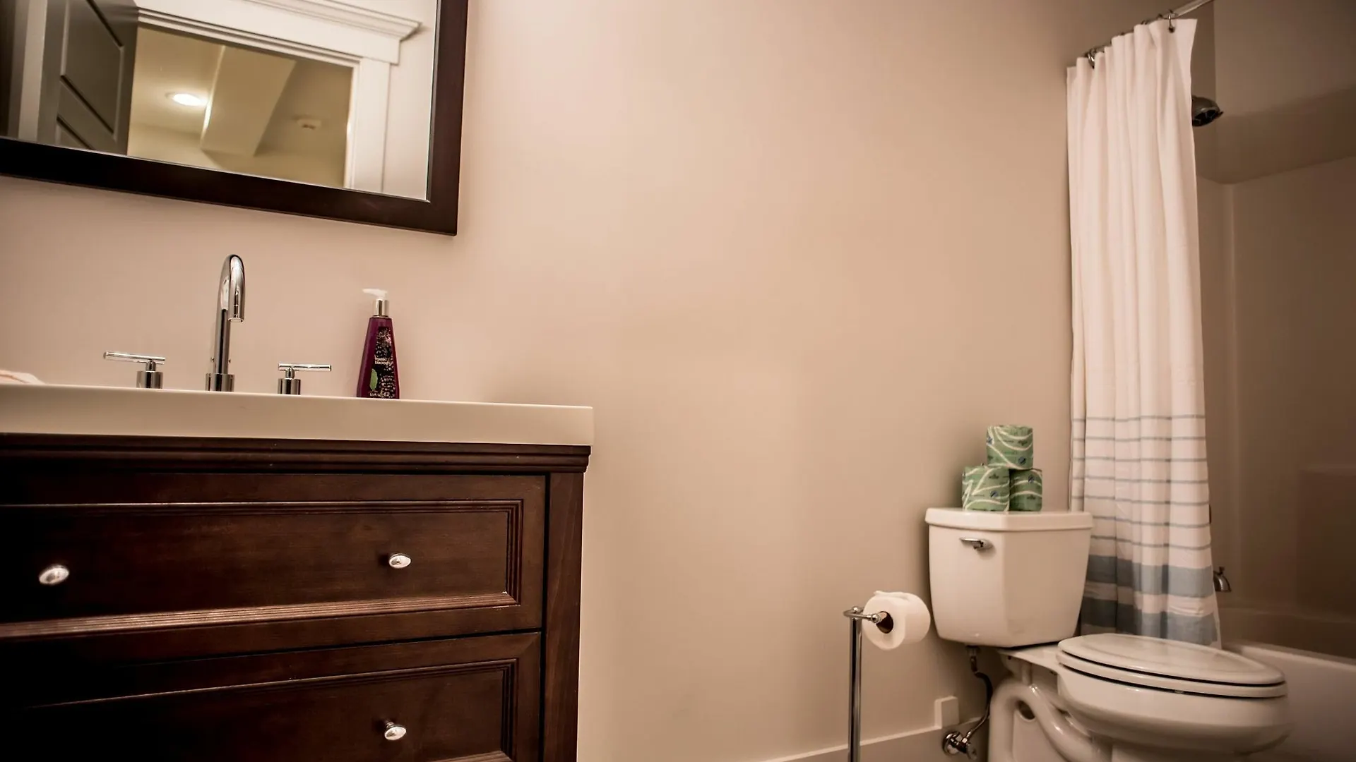 Hotel 493 King Two Bedroom Suites Charleston