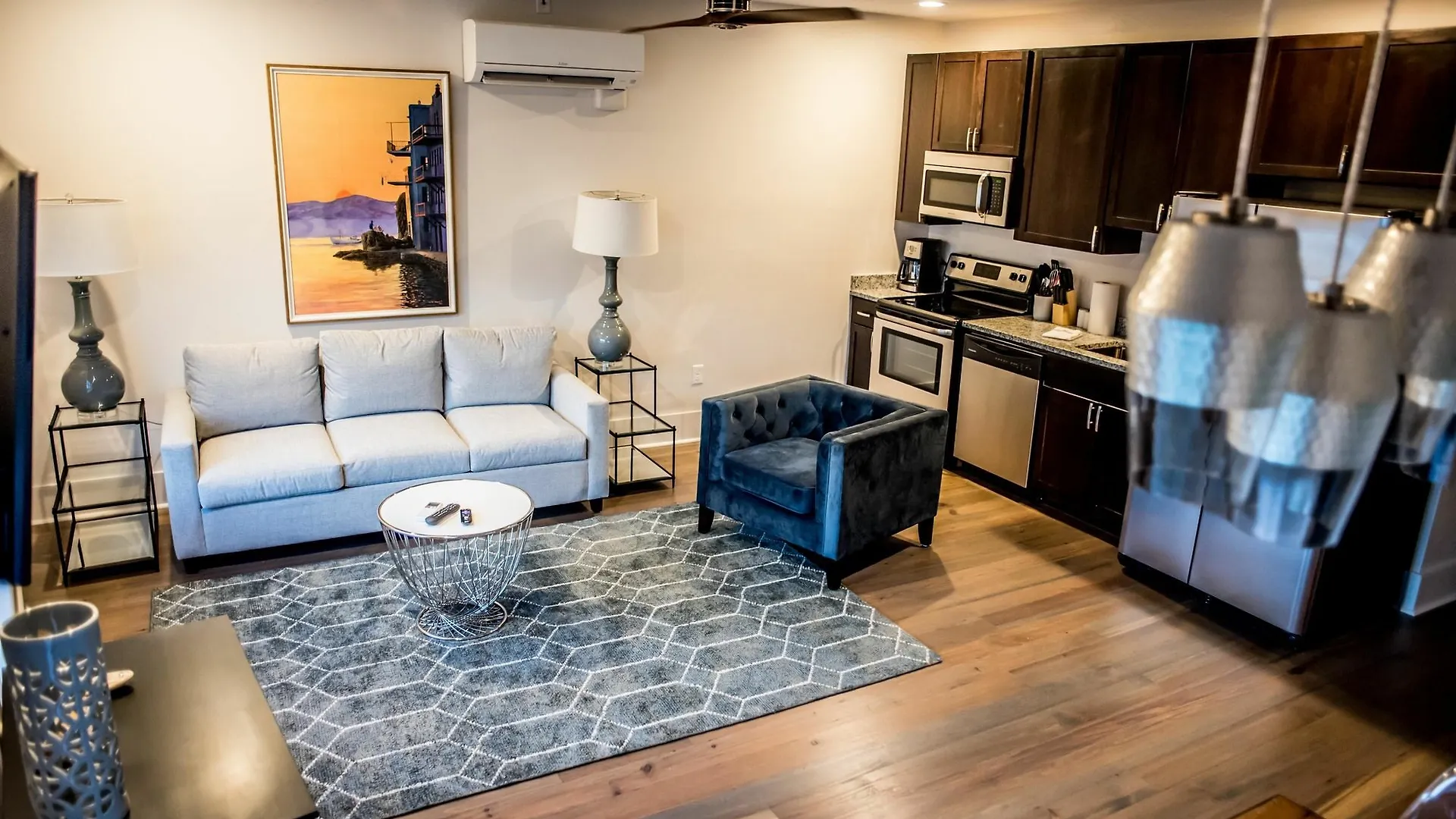 493 King Two Bedroom Suites Hotel
