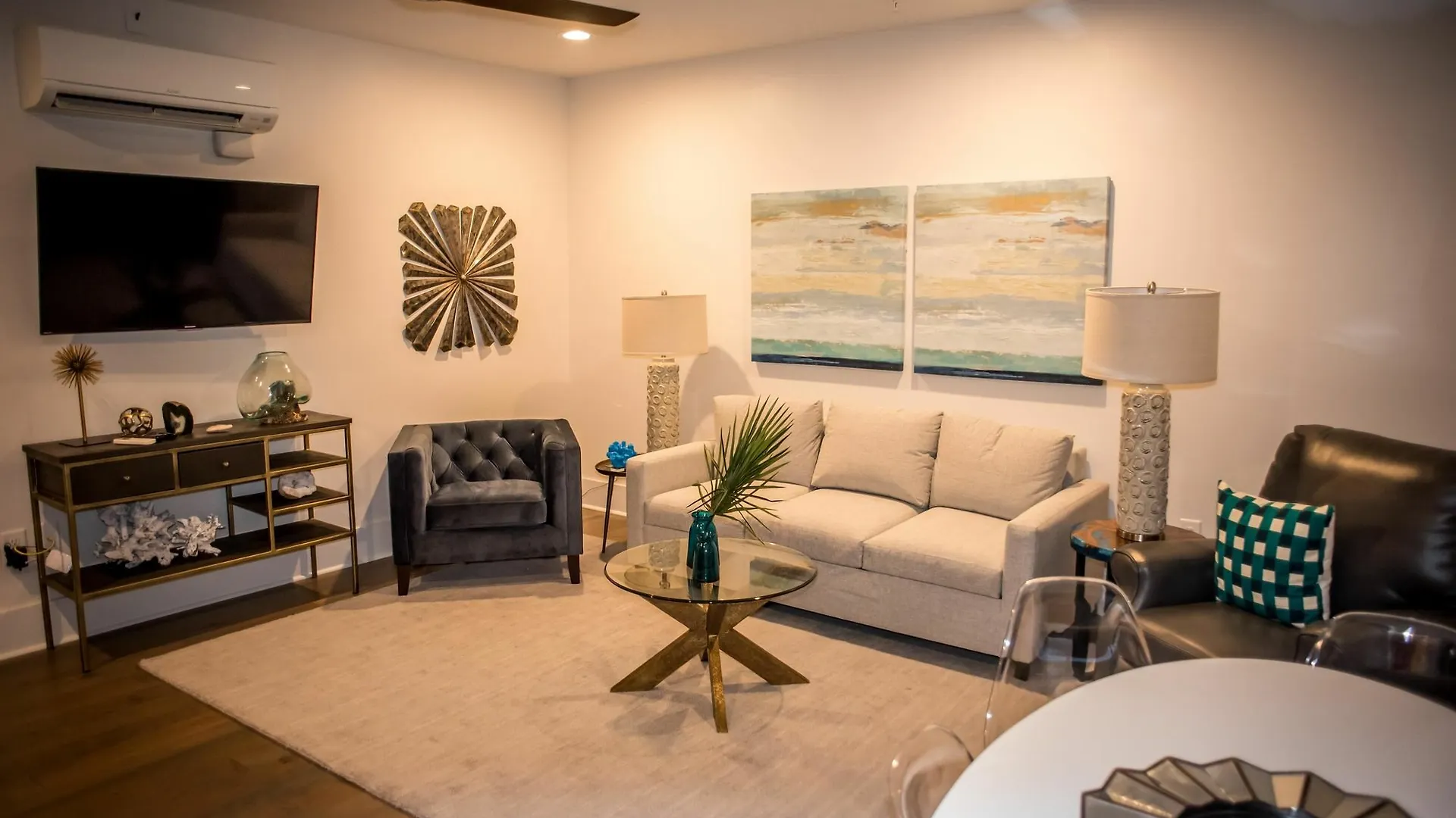 493 King Two Bedroom Suites 3*