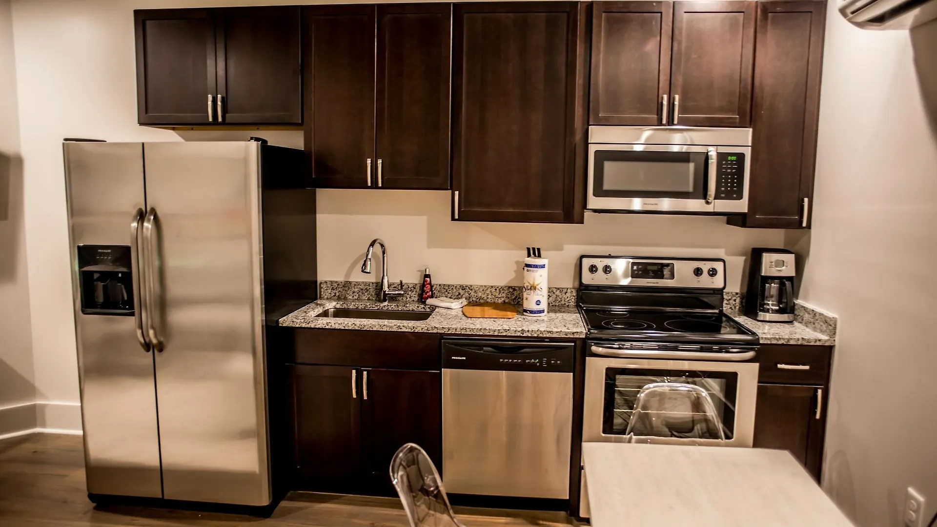 493 King Two Bedroom Suites Hotel 3*