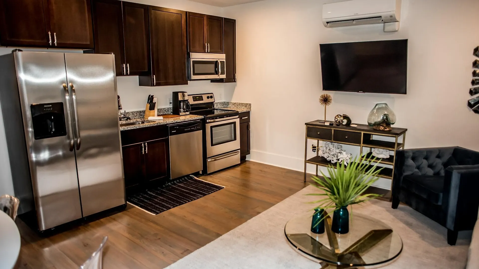 493 King Two Bedroom Suites
