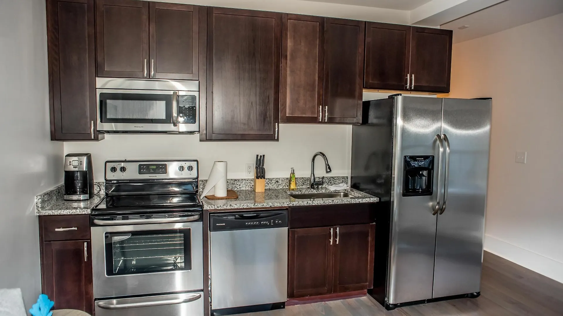 Hotel 493 King Two Bedroom Suites Charleston
