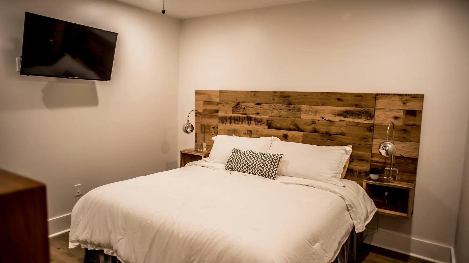Hotel 493 King Two Bedroom Suites
