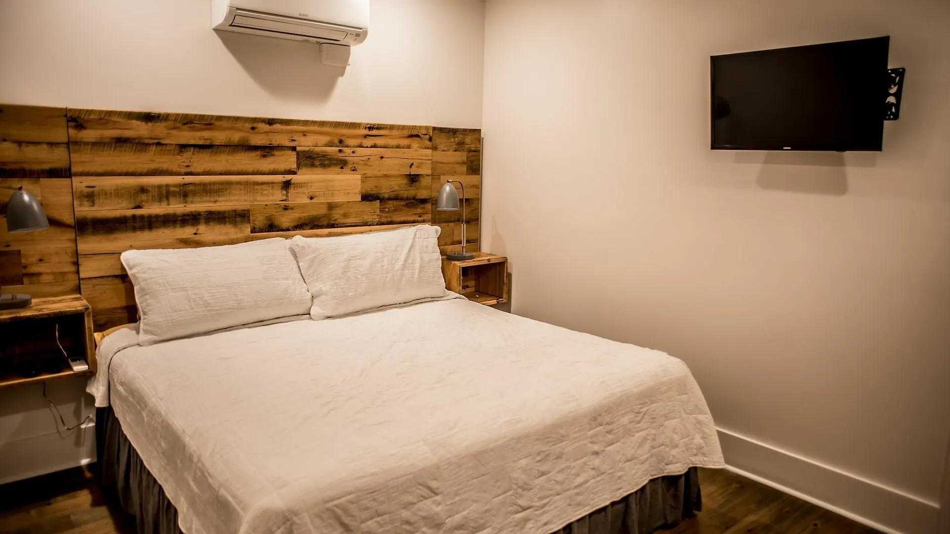 Hotel 493 King Two Bedroom Suites Charleston