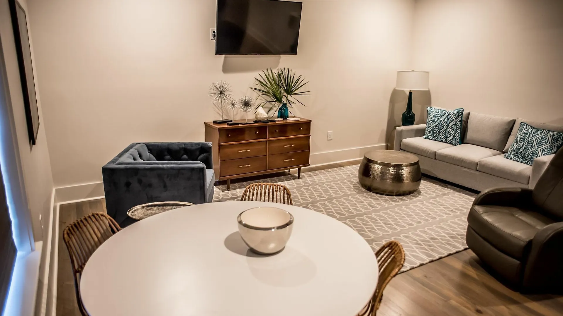 493 King Two Bedroom Suites 3*