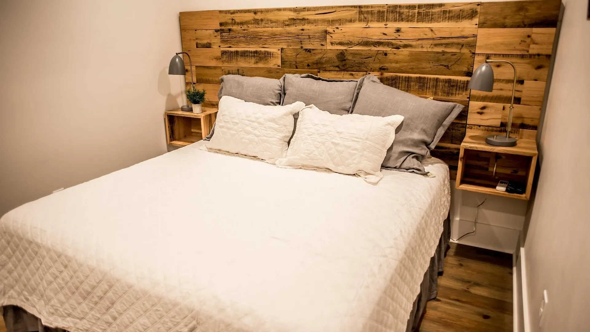 493 King Two Bedroom Suites Hotel