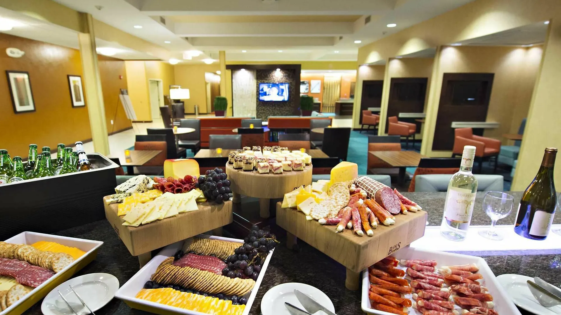 By Marriott Charleston North/ashley Phosphate