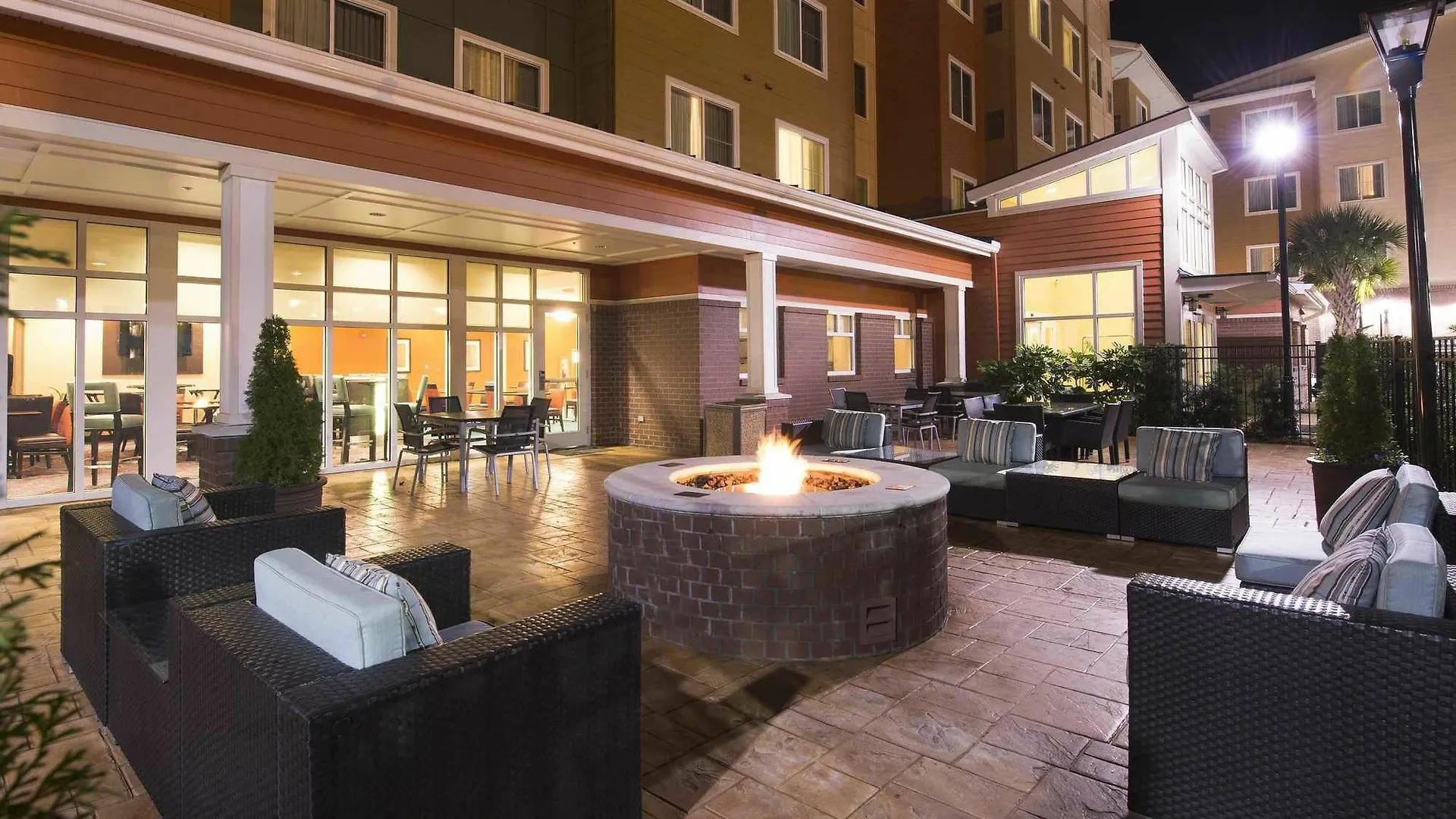 By Marriott Charleston North/ashley Phosphate Hotel