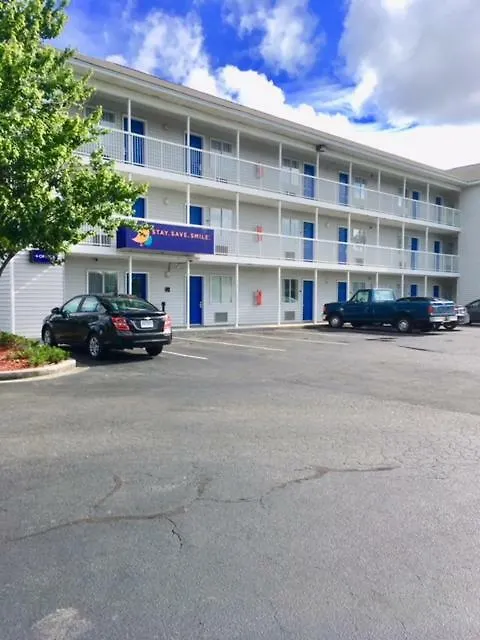 Intown Extended Sc - Rivers Ave Hotel 2*