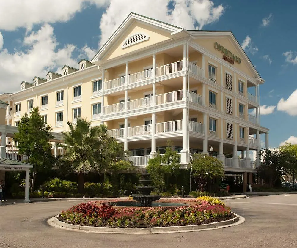 Courtyard Waterfront Hotel