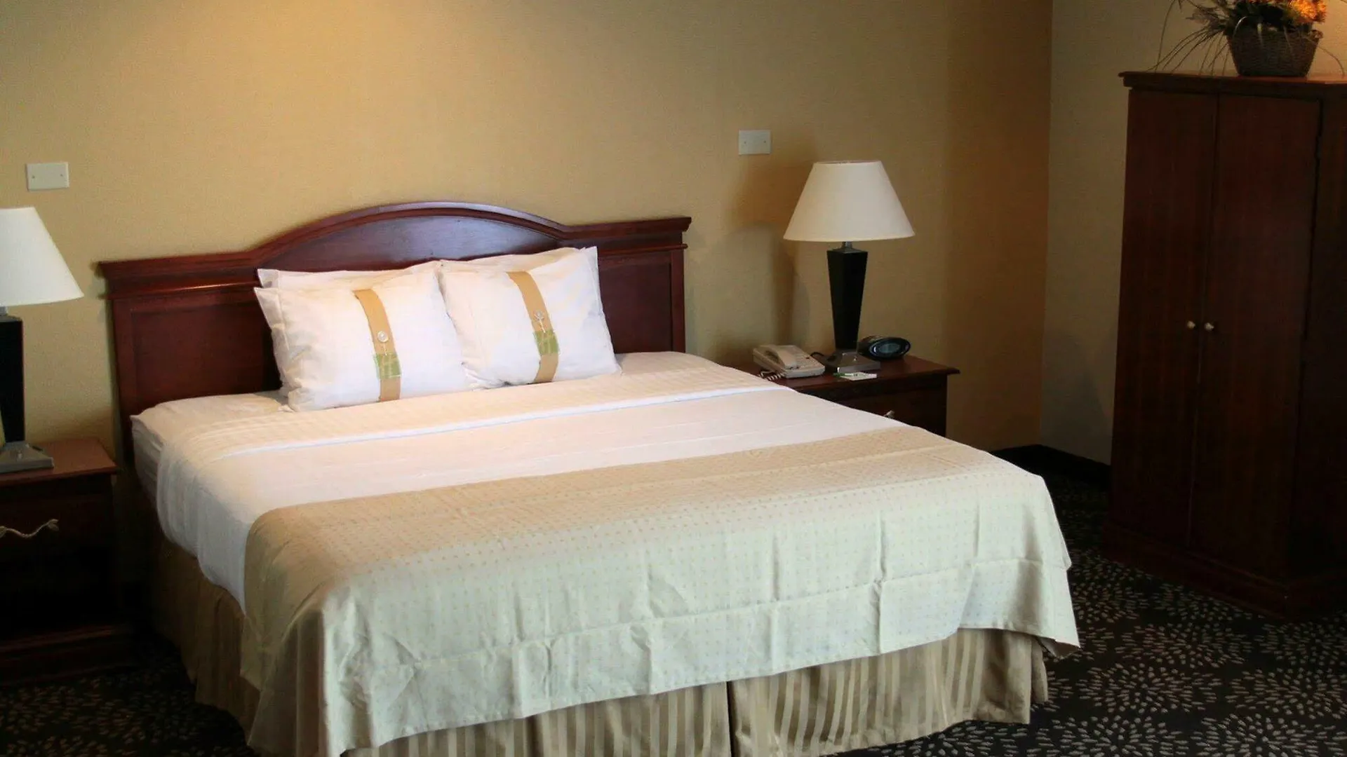 Hotel Charleston-riverview By Ihg 3*