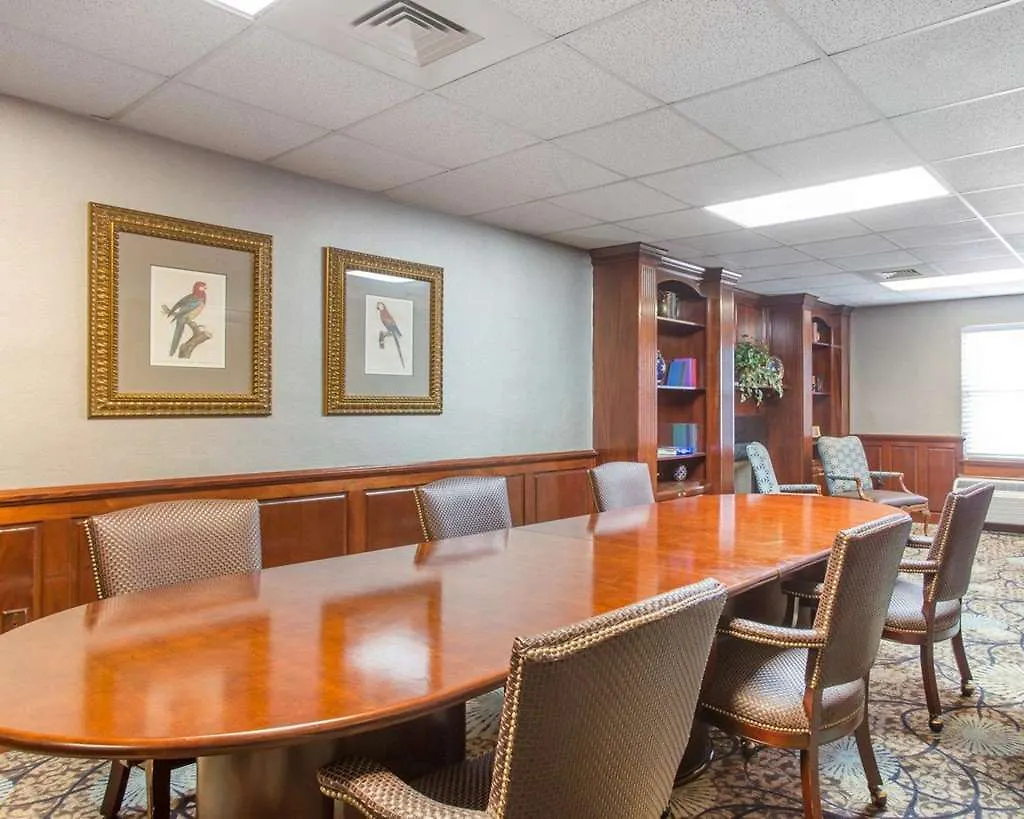 Hotel Comfort & Patriots Point 3*