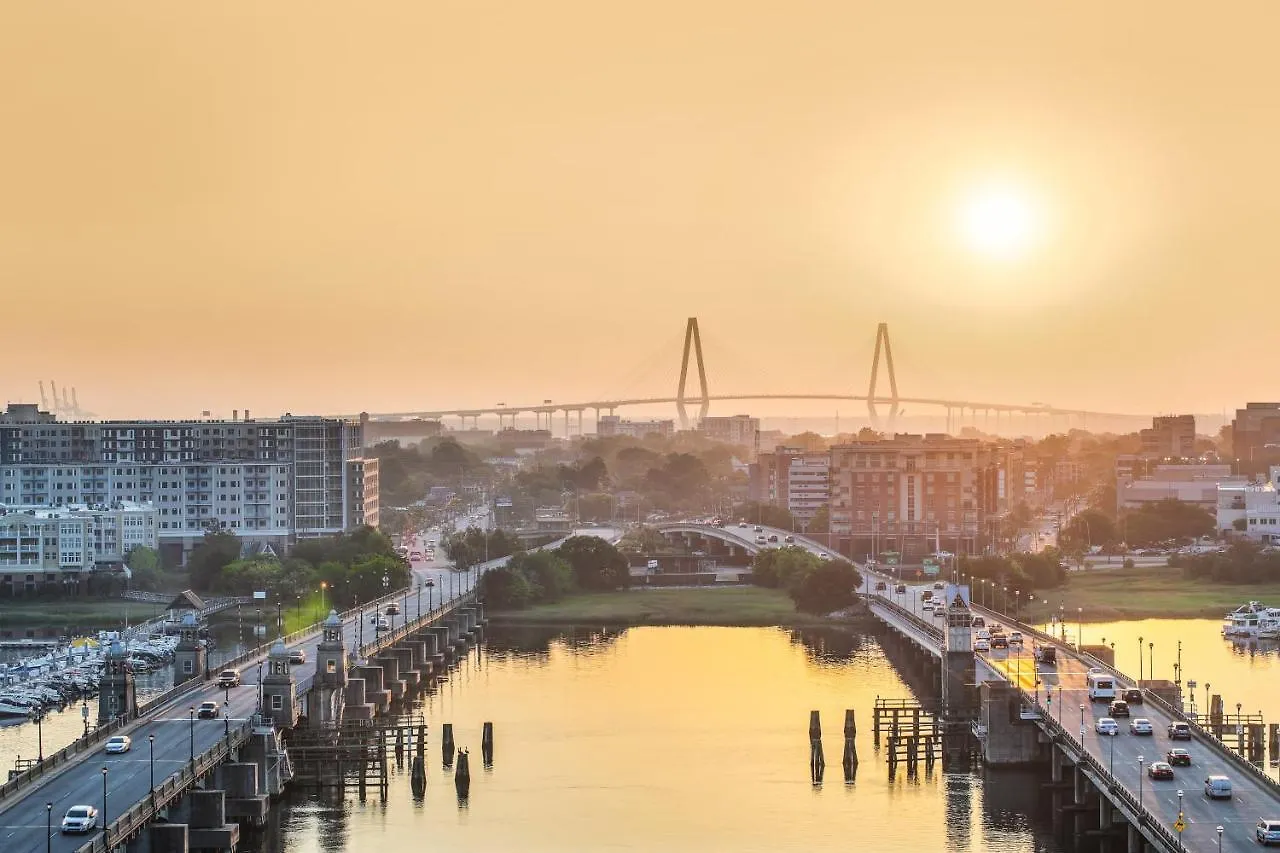 Charleston-riverview By Ihg 3*