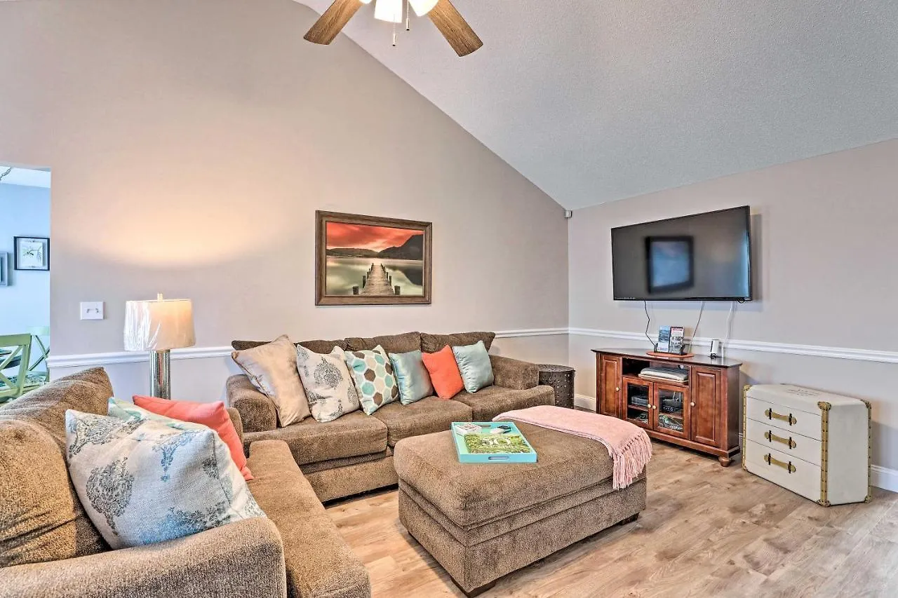 Beach-themed Retreat 10 Mi To Downtown Holiday home *
