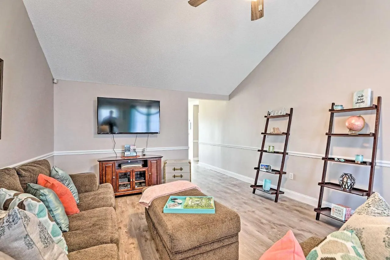 Beach-themed Retreat 10 Mi To Downtown Holiday home Charleston