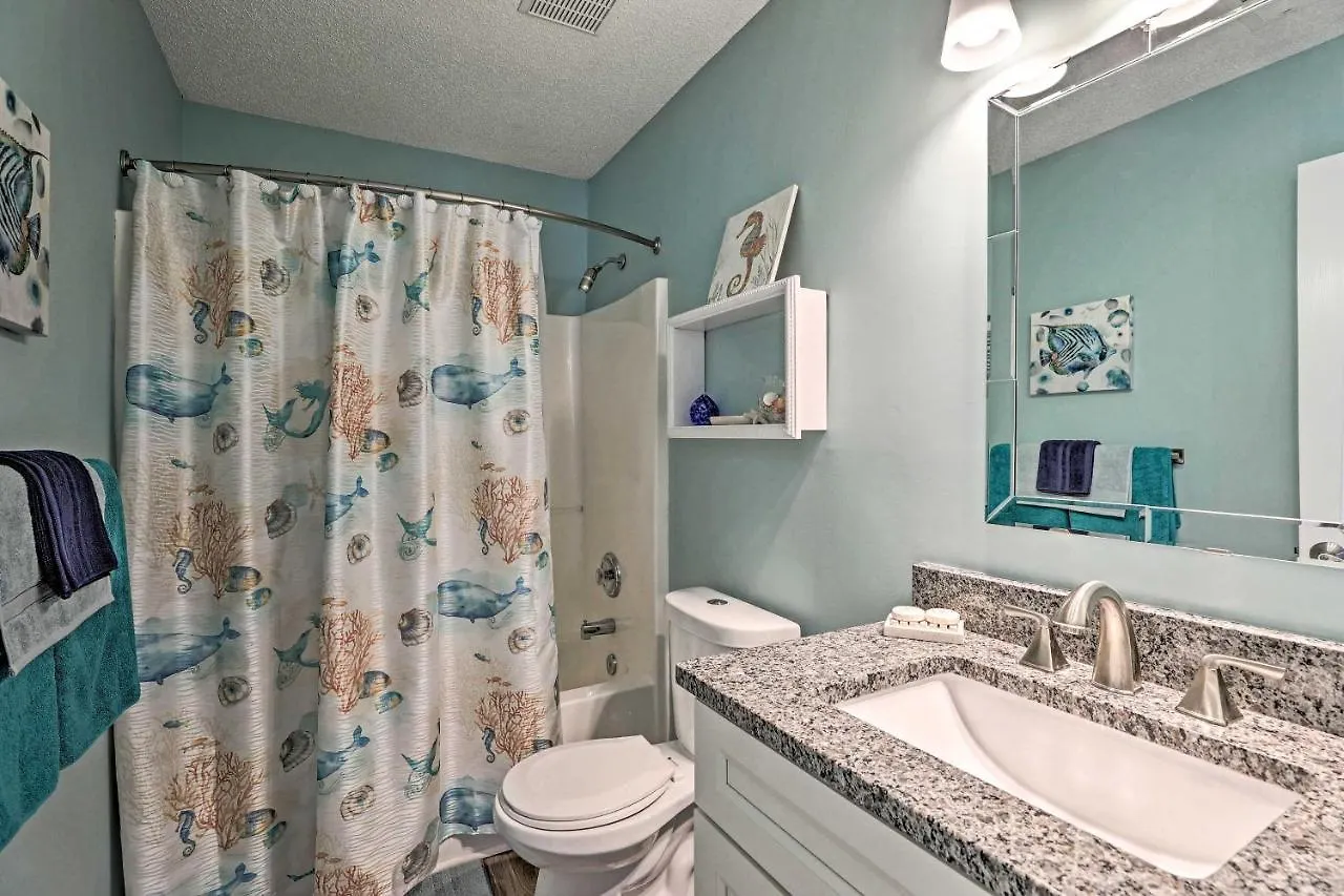 Beach-themed Retreat 10 Mi To Downtown Holiday home Charleston