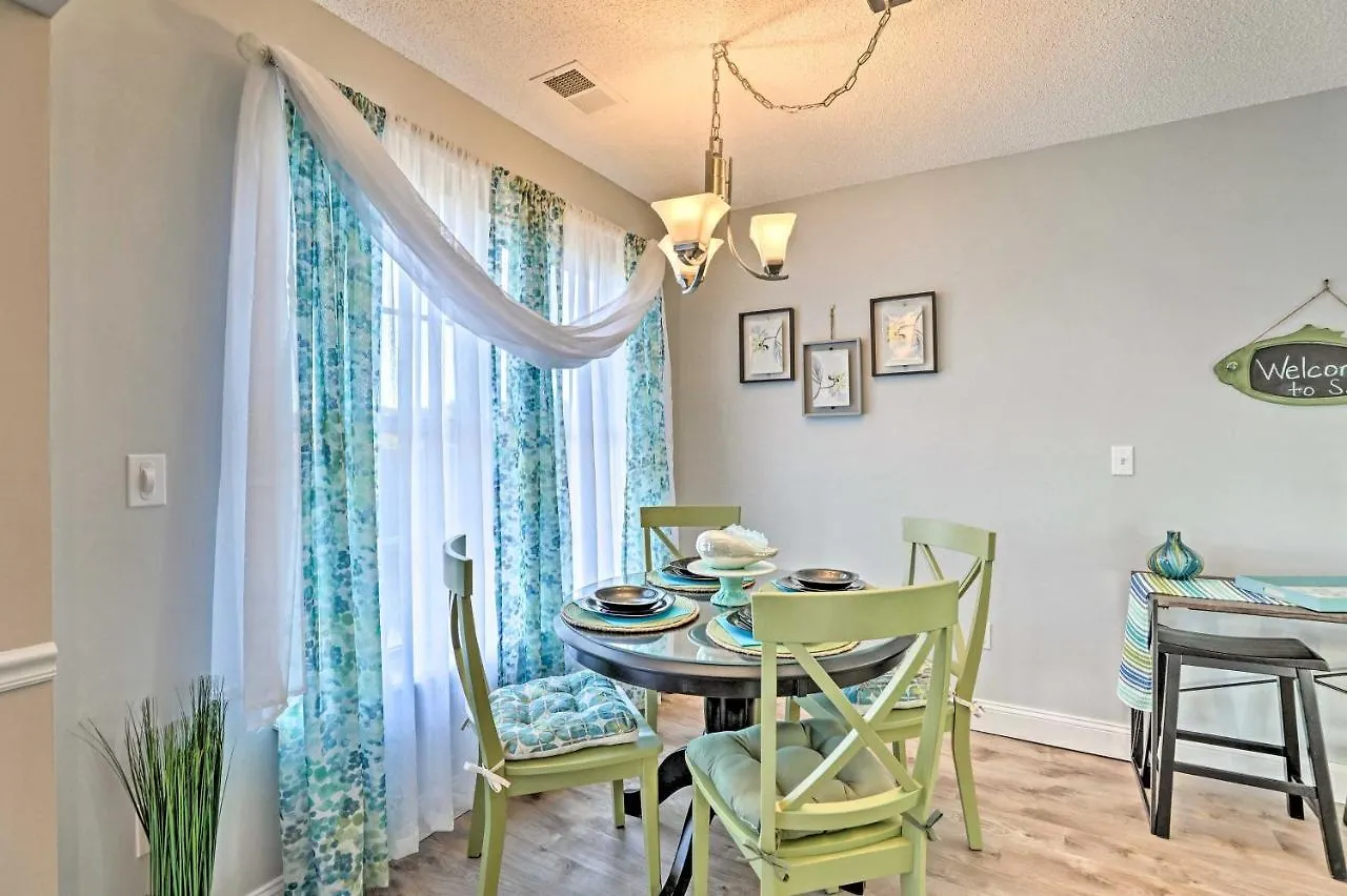 Beach-themed Retreat 10 Mi To Downtown Holiday home