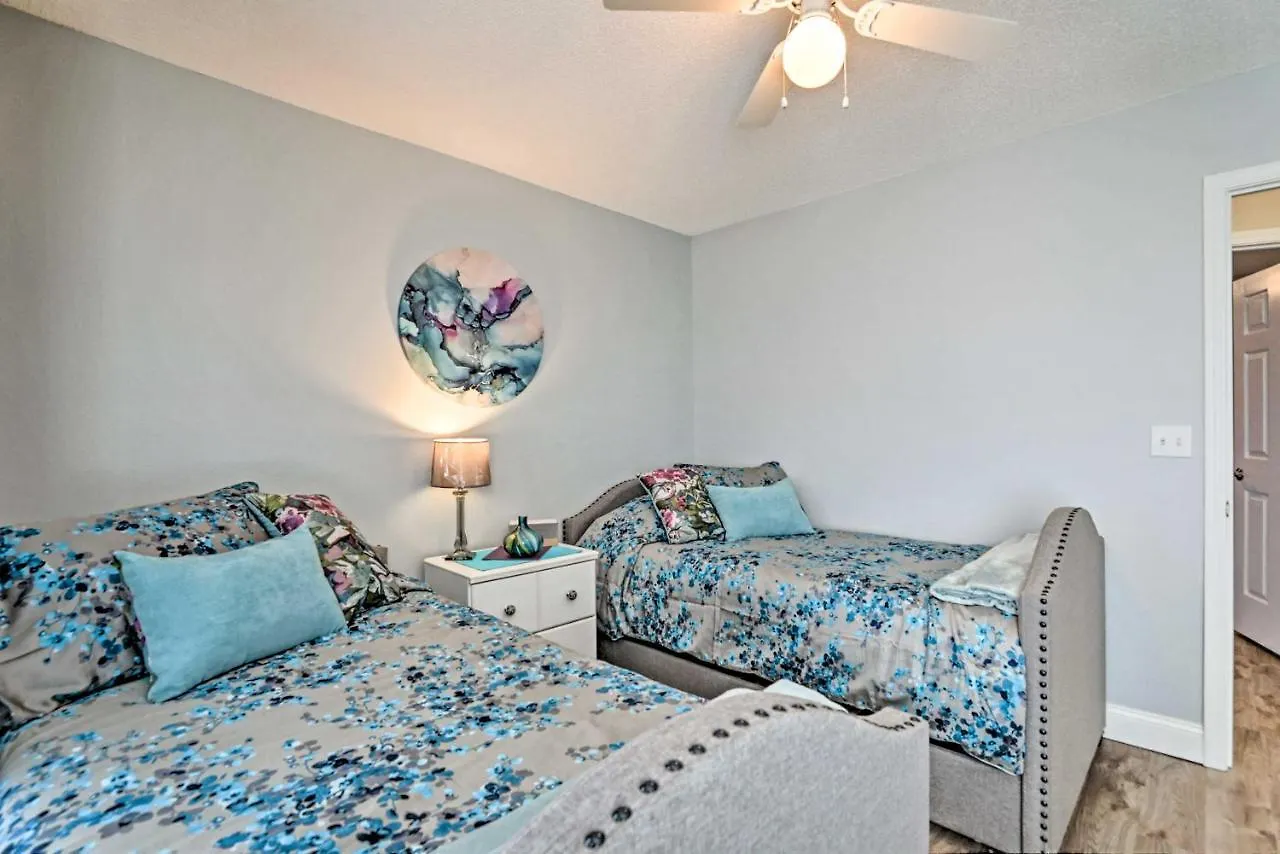Beach-themed Retreat 10 Mi To Downtown Charleston