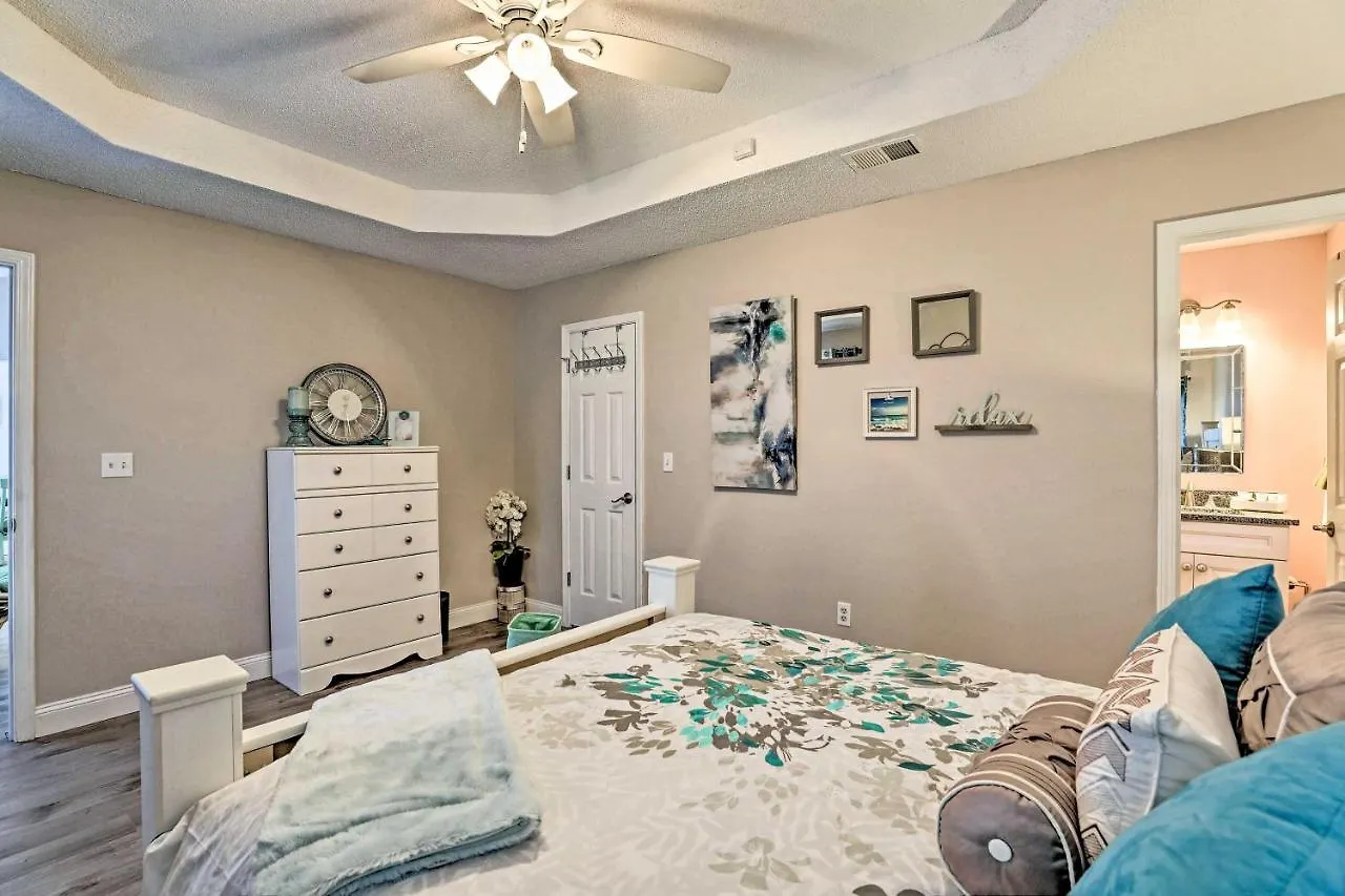 Beach-themed Retreat 10 Mi To Downtown Holiday home