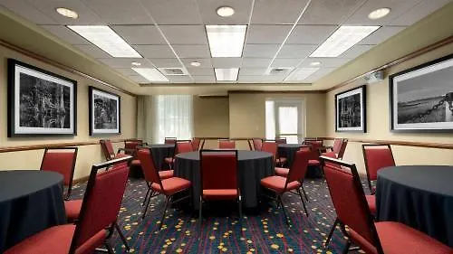 Hotel By Marriott Charleston Airport 3*