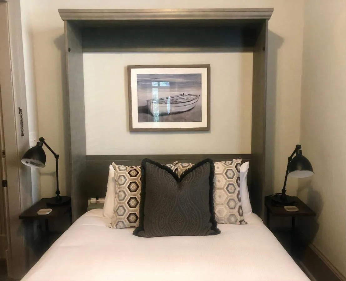 Daybed With Trundle In The Beautiful Ashley Inn 4 Blocks From King St Inn