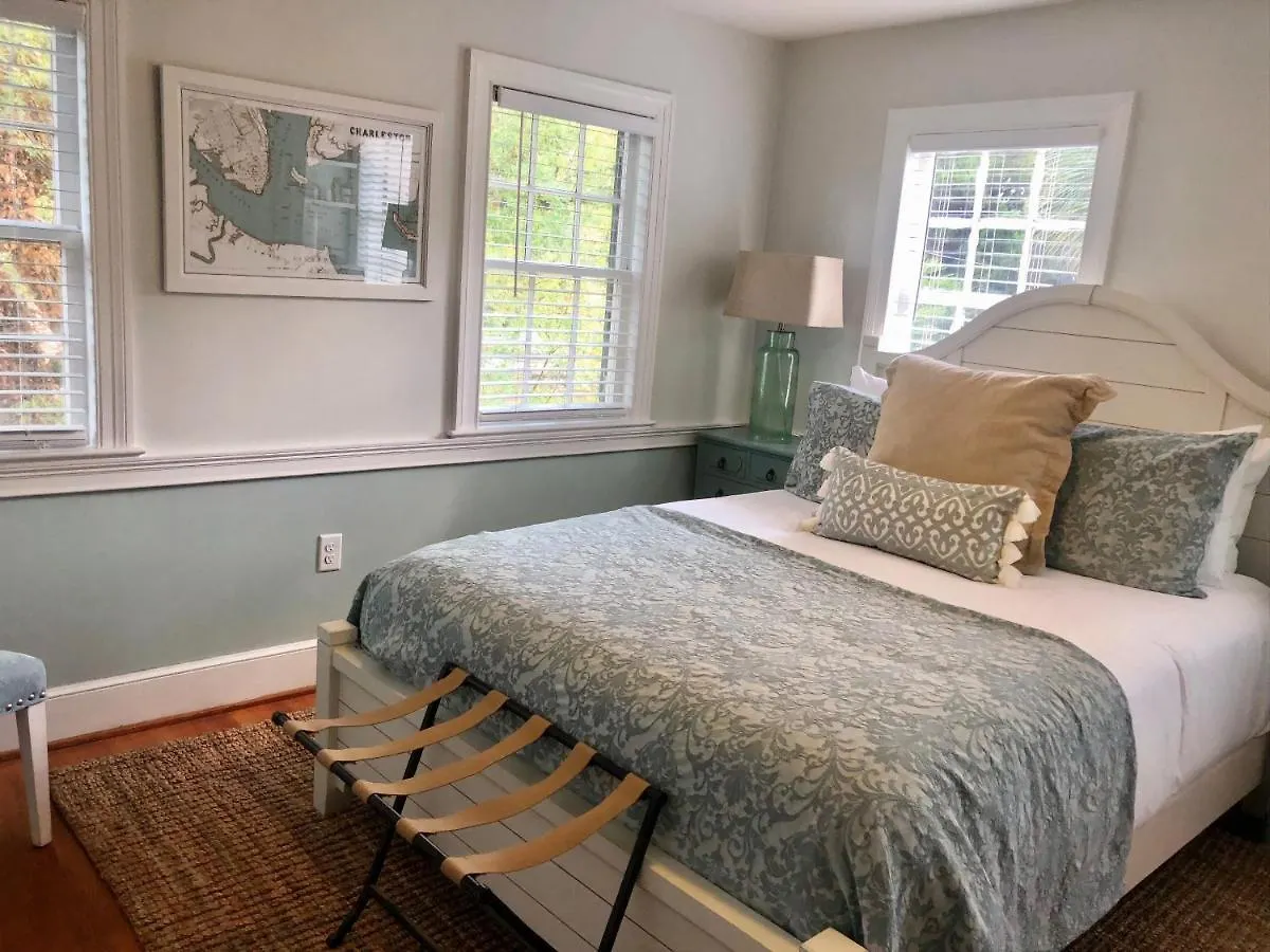 Inn Daybed With Trundle In The Beautiful Ashley Inn 4 Blocks From King St
