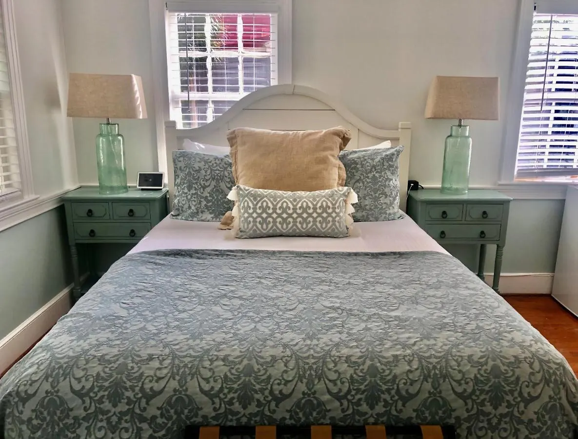 Daybed With Trundle In The Beautiful Ashley Inn 4 Blocks From King St Inn Charleston