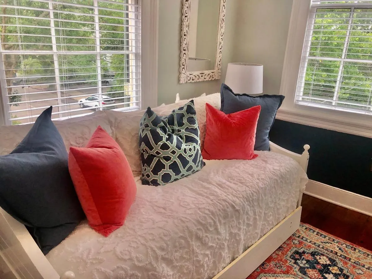 Inn Daybed With Trundle In The Beautiful Ashley Inn 4 Blocks From King St Charleston