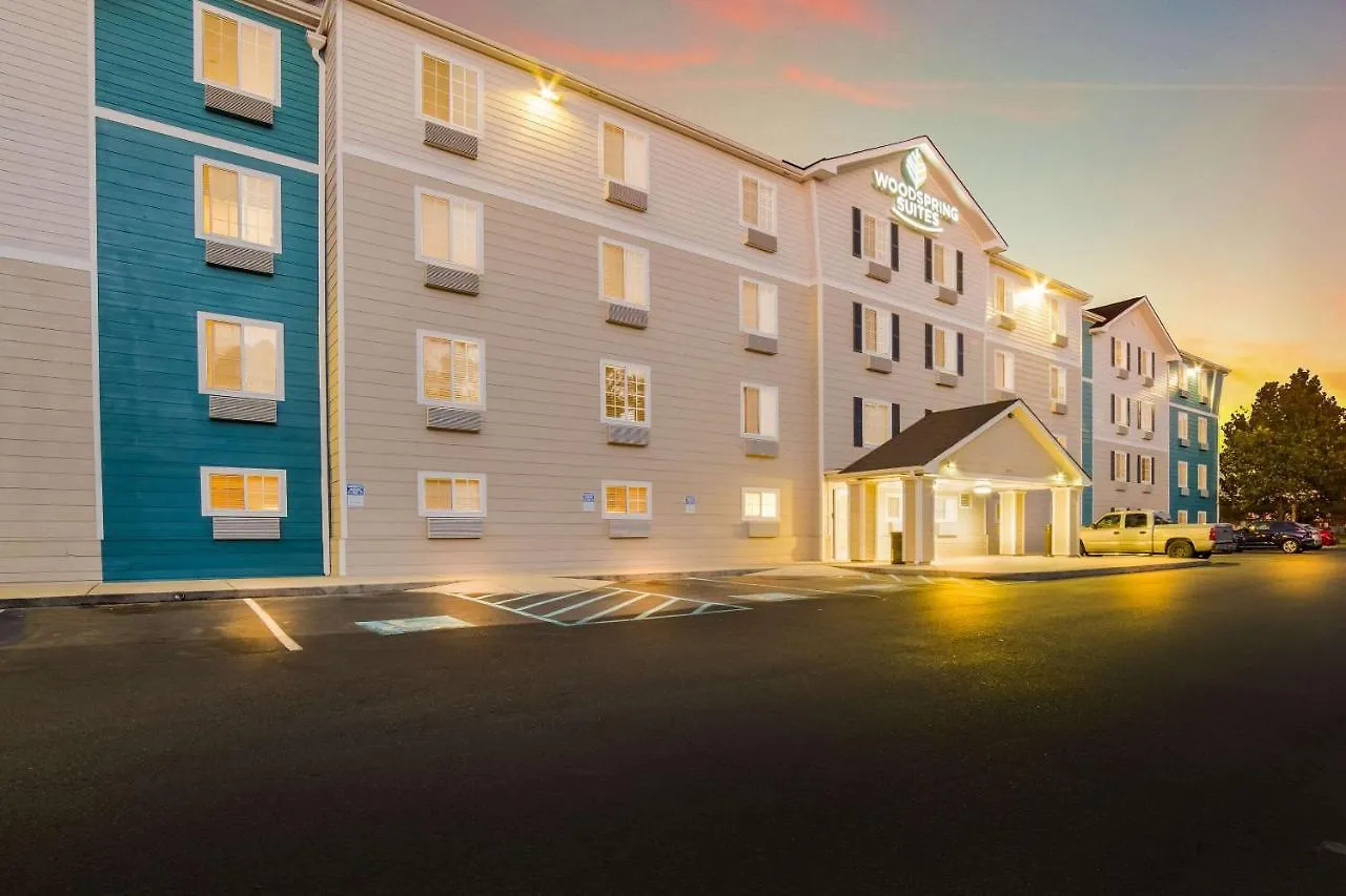 Hotel Woodspring | Airport I-526 2*