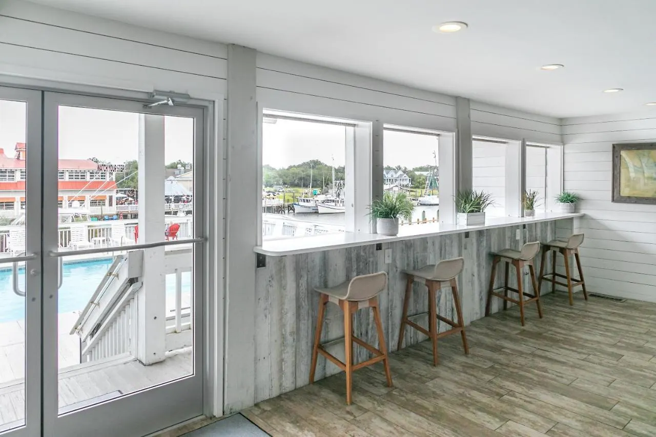 Shem Creek Hotel 3*