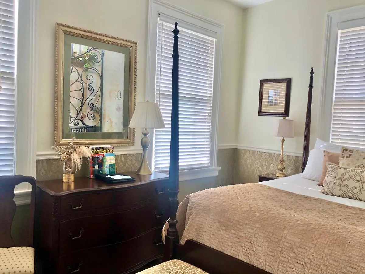 Daybed With Trundle In The Beautiful Ashley Inn 4 Blocks From King St 3* Charleston