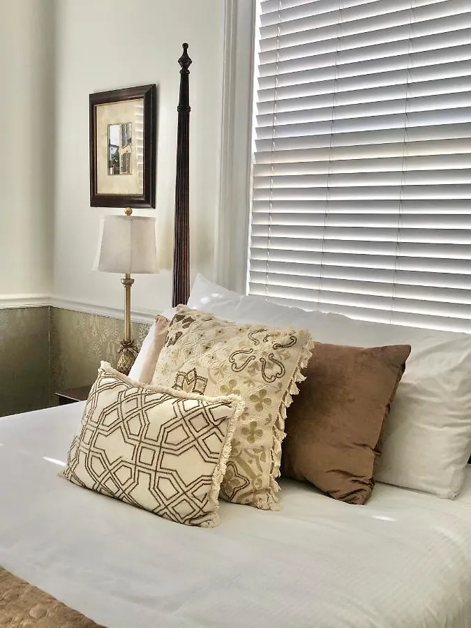 Daybed With Trundle In The Beautiful Ashley Inn 4 Blocks From King St 3* Charleston